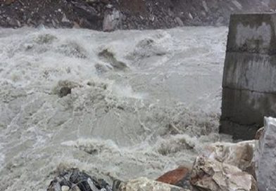 गोदावरी नदीको बाढीमा बगेकी एक महिलाको शव फेला, अर्की अझै बेपत्ता गोदावरी नदीको बाढीमा बगेकी एक महिलाको शव फेला, अर्की अझै बेपत्ता