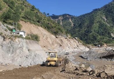 वर्षाका कारण बीपी राजमार्ग पूर्ण रूपमा बन्द