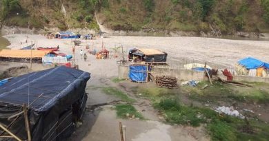 देवघाटधाममा अतिक्रमित टहरा हटाइँदै, सात दिनभित्र खाली गर्न निर्देशन