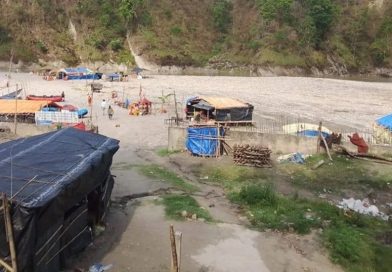 देवघाटधाममा अतिक्रमित टहरा हटाइँदै, सात दिनभित्र खाली गर्न निर्देशन