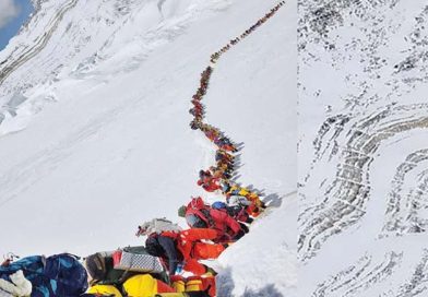 एक सातामा २५० भन्दा बढी आरोहीले विश्वको सर्वोच्च शिखर सगरमाथा को सफल आरोहण एक सातामा २५० भन्दा बढी आरोहीले विश्वको सर्वोच्च शिखर सगरमाथा को सफल आरोहण