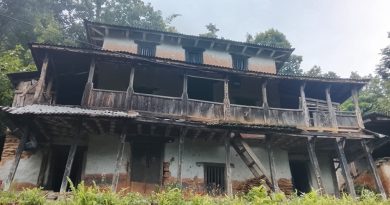 बसाइँसराइले रित्तिँदै लमजुङका गाउँ, बाँझिँदै खेतबारी र हराउँदै बस्तीको चहलपहल