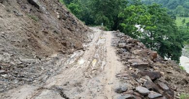 निरन्तर वर्षाले इलामको सडक सञ्जाल ठप्प, पाँचथर र ताप्लेजुङसँगको सम्पर्क विच्छेद