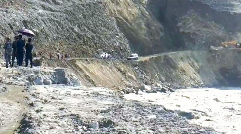 महिनादिनदेखि अवरुद्ध गल्छी–वेत्रावती सडकमा यातायात सञ्चालन