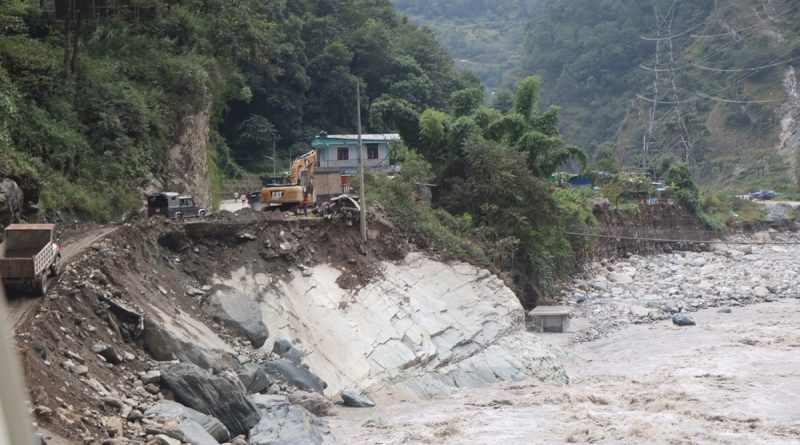 कालीगण्डकीको बाढीले रातोपानीको तातोपानी कुण्ड बगरमा परिणत कालीगण्डकीको बाढीले रातोपानीको तातोपानी कुण्ड बगरमा परिणत